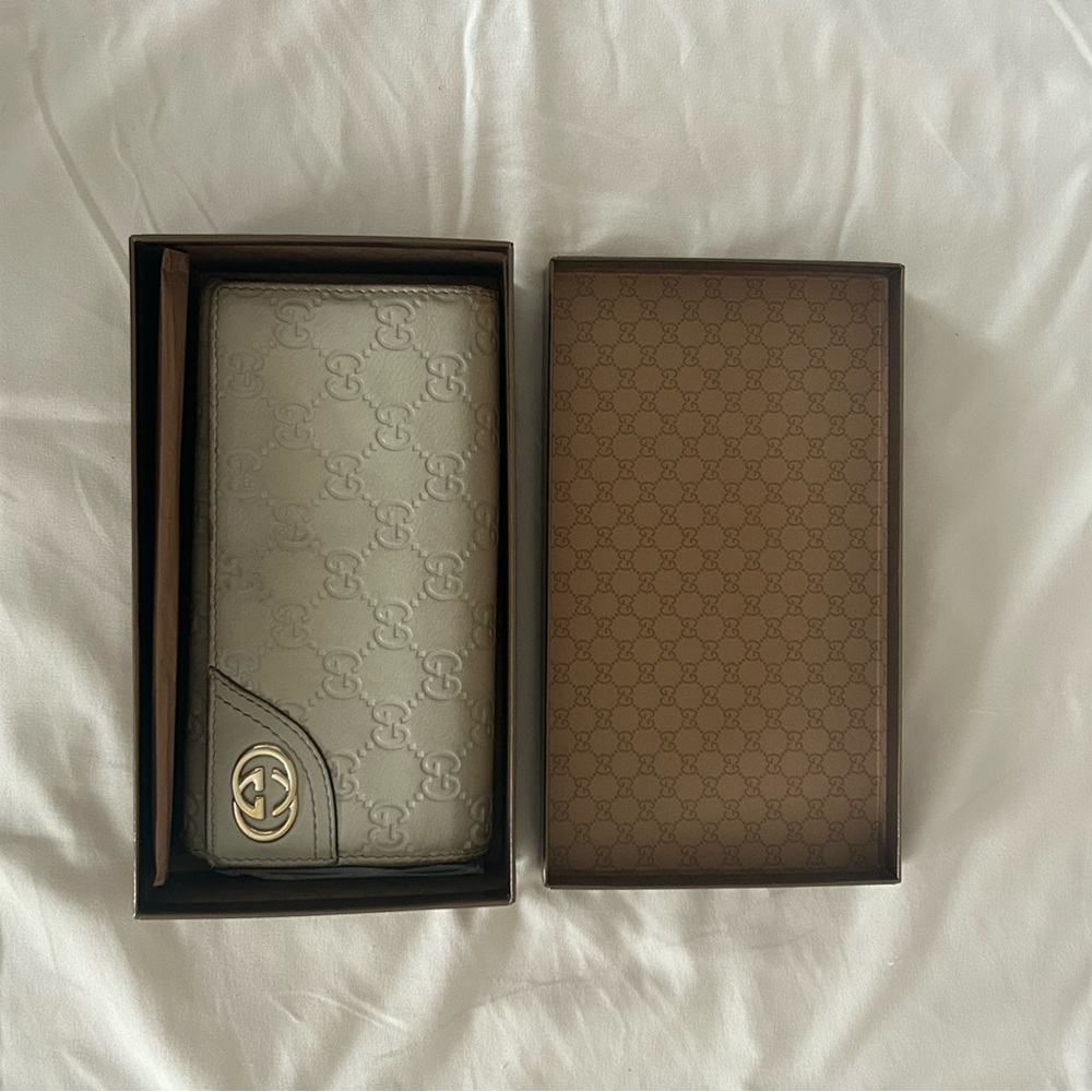 Gucci Gray Wallet with Logo